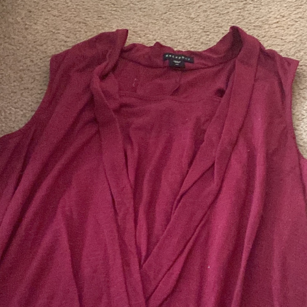 Sleeveless Top - Picture 2 of 5